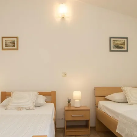Apartman Tony * Zrnovnica